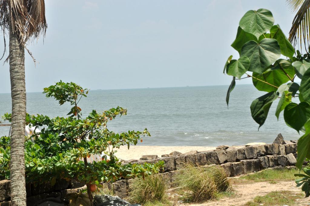 Angeo Beach House Alappuzha Exteriör bild